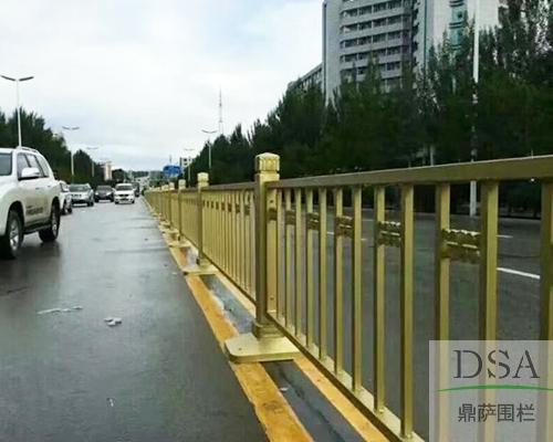 道路隔離護(hù)欄 道路隔離護(hù)欄